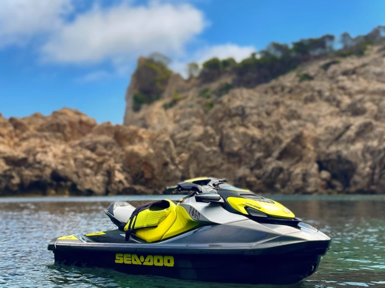 Jet Ski te huur in Cala Bona voor de beste prijs