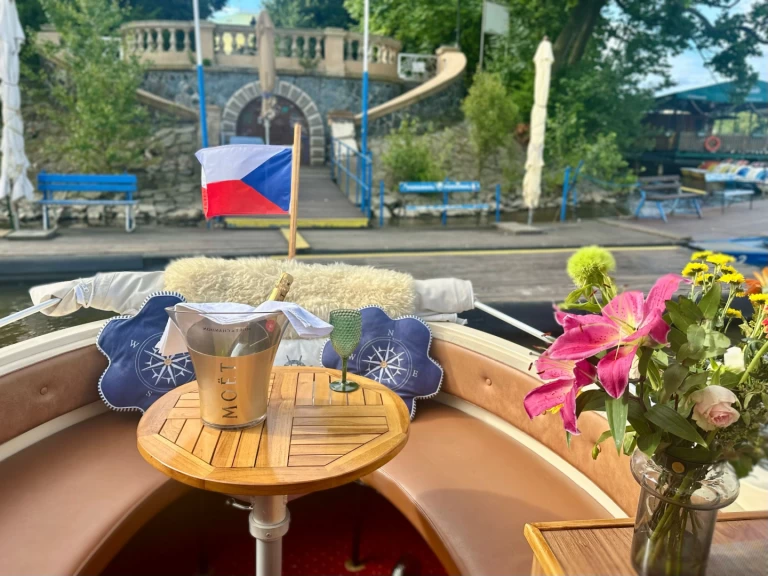 Verhuur Motorboot in Prague - Joda 7500