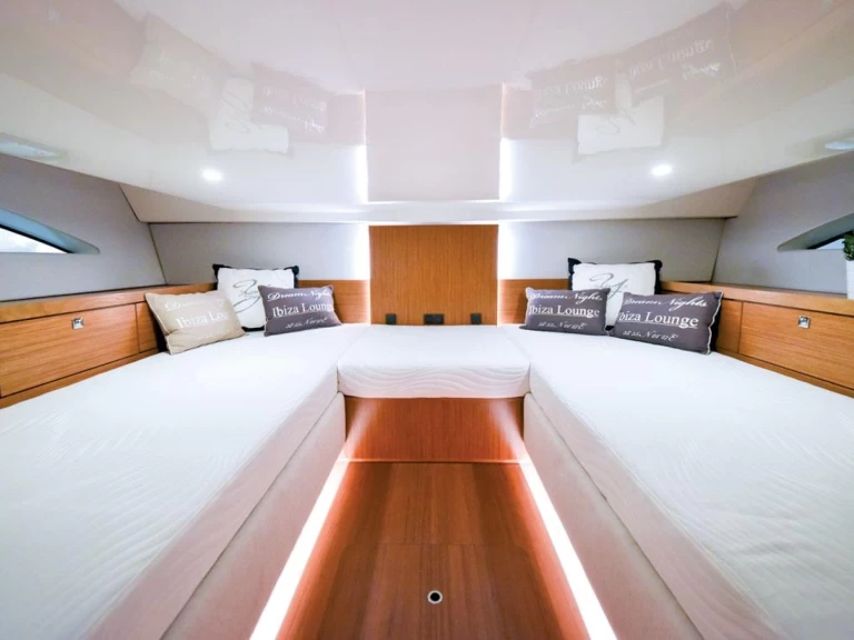 Huur een Keizer Yacht  Antares 42 in Napels