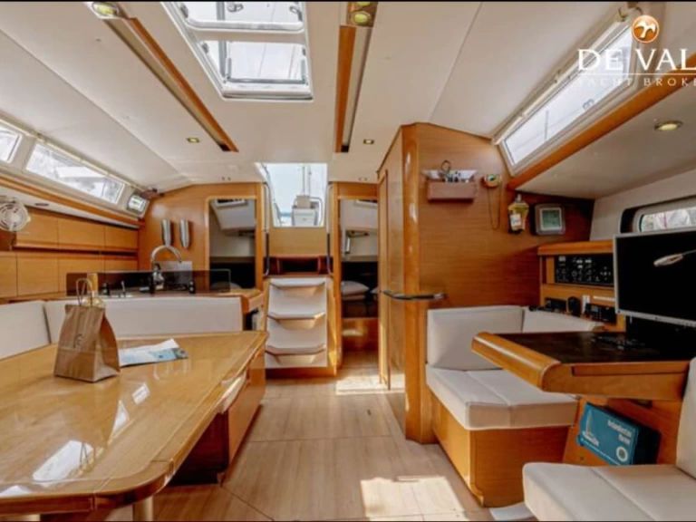 Huur een Jeanneau Sun Odyssey 439 in Ponza