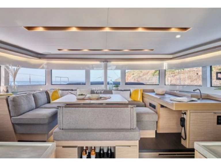 Catamaran te huur in Sukošan voor de beste prijs