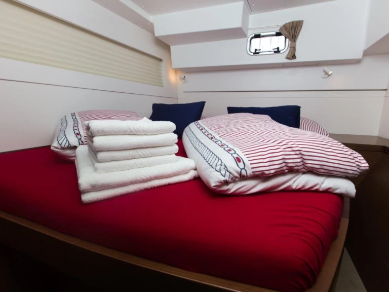 Verhuur Catamaran Lagoon met vaarbewijs