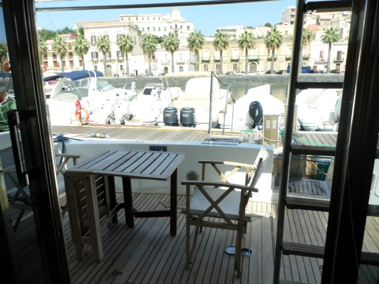 Bootverhuur Cantieri Alpa Alpa 52 Fly in Milazzo via SamBoat
