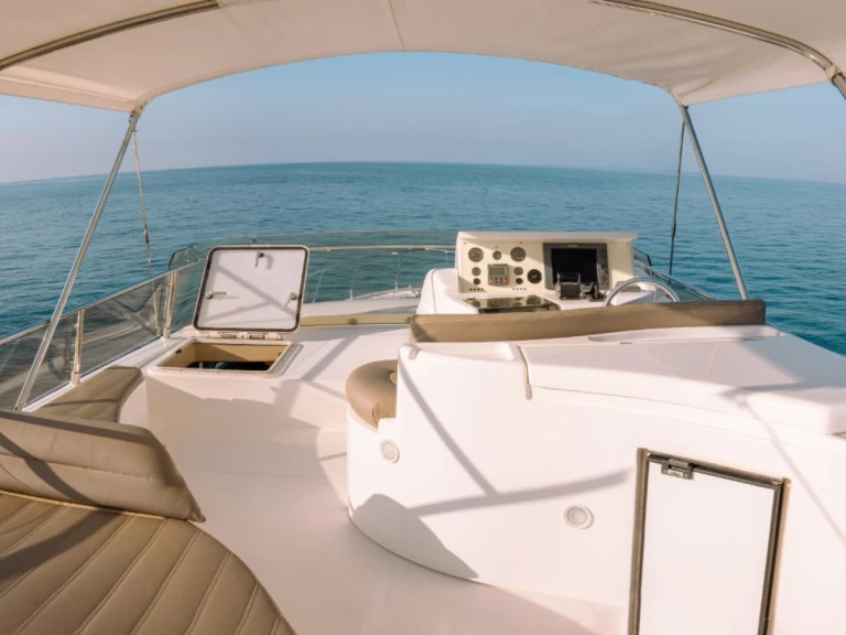 Bootverhuur Milazzo goedkoop Ferretti 57