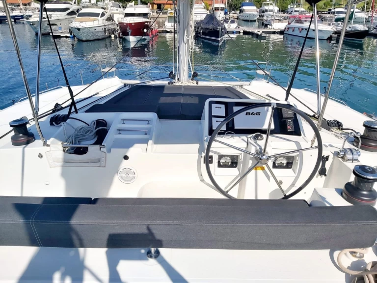 Catamaran te huur in Primošten voor de beste prijs