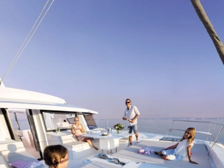 Catamaran te huur in Marsh Harbour voor de beste prijs