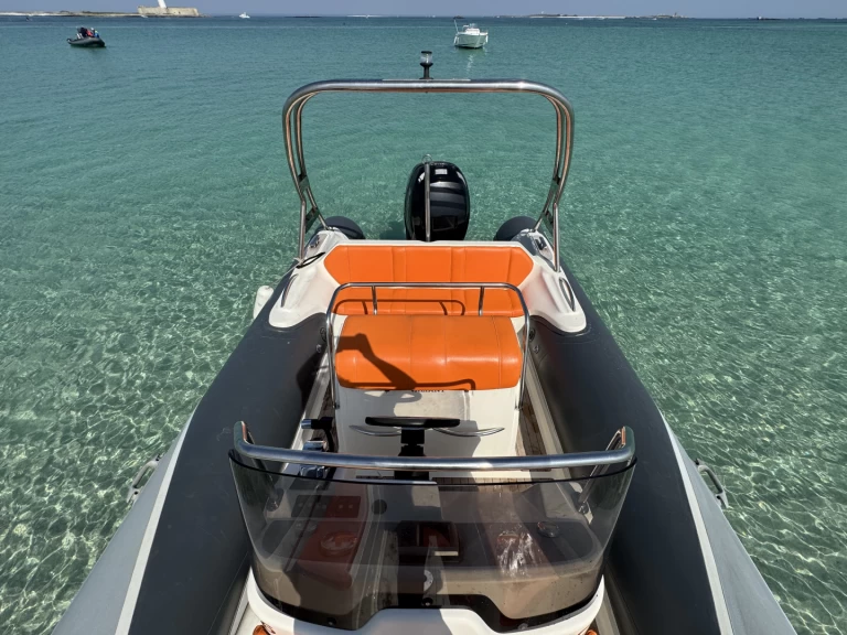 Verhuur RIB Valiant met vaarbewijs