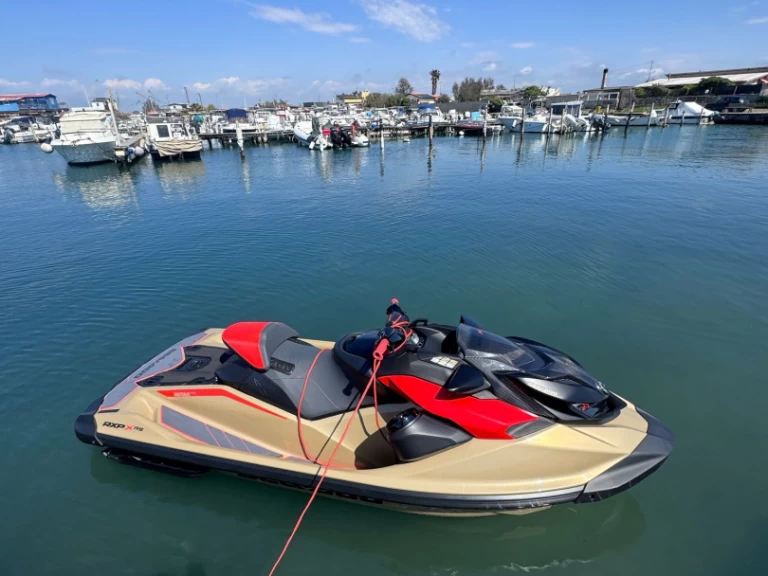 Jet Ski te huur in Cannigione voor de beste prijs