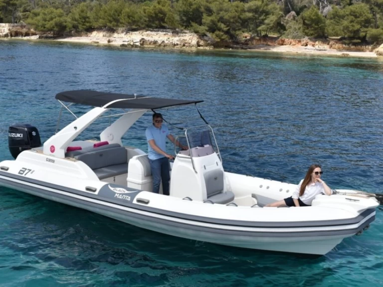 Huur een Black Manta B7 in Juan-les-Pins