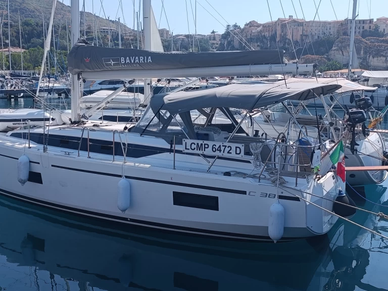 Zeilboot te huur in Tropea voor de beste prijs