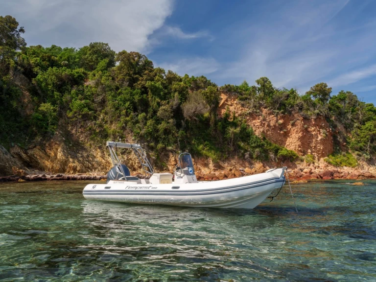 Verhuur RIB Capelli met vaarbewijs