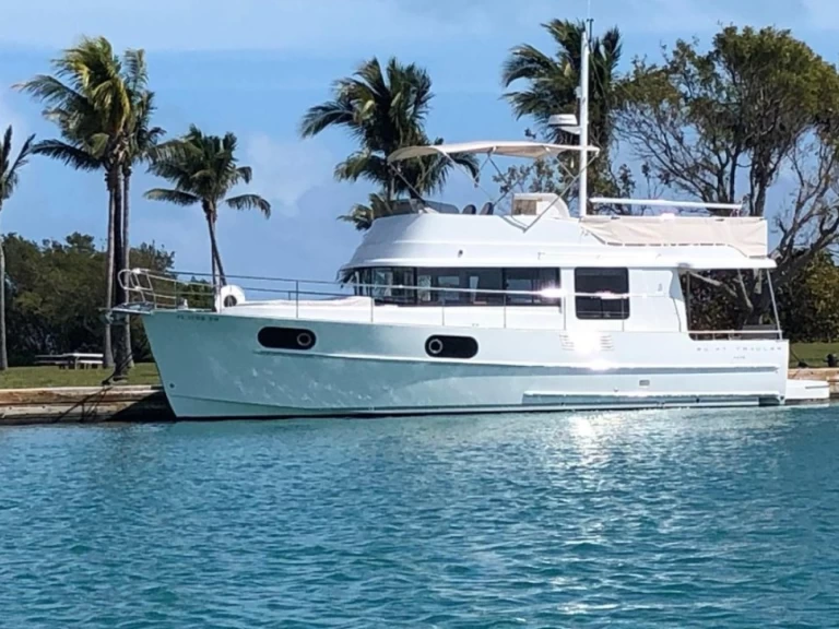 Jachthuur in Golfe-Juan - Bénéteau Swift Trawler 44 via SamBoat