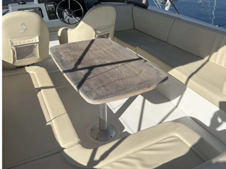 Jacht te huur in Golfe-Juan voor de beste prijs