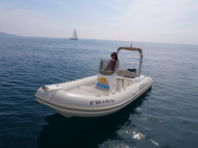 Bootverhuur Capelli Tempest 626 in Empuriabrava via SamBoat