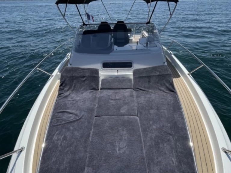 Verhuur Motorboot in Juan-les-Pins - Jeanneau Cap Camarat 9.0 WA