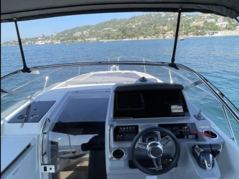 Bootverhuur Jeanneau Cap Camarat 9.0 WA in Juan-les-Pins via SamBoat