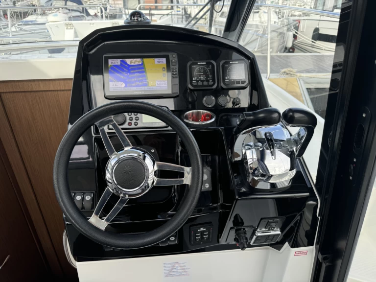 Huur een Jeanneau Merry Fisher 895 in La Forêt-Fouesnant