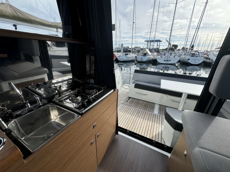 Verhuur Motorboot in La Forêt-Fouesnant - Jeanneau Merry Fisher 895