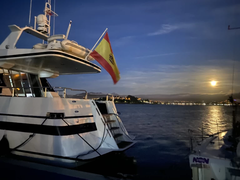 Bootverhuur Mefasa Sport Fly 80 in Marbella via SamBoat