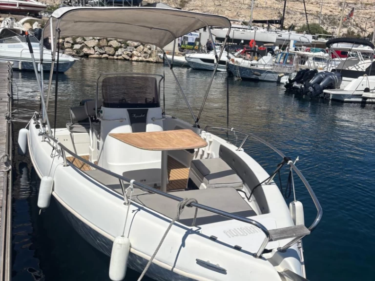 Huur Motorboot met of zonder schipper Aquabat in Marseille