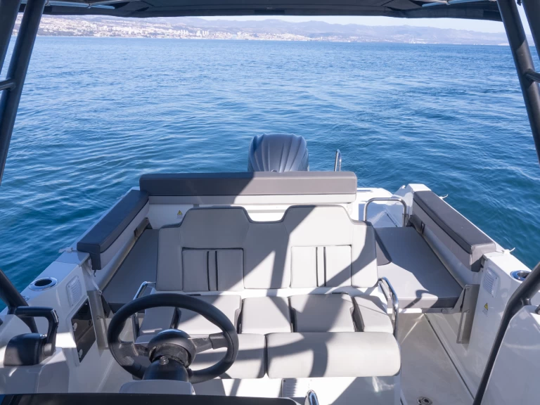 Bootverhuur Ičići goedkoop Cap Camarat 7.5 WA