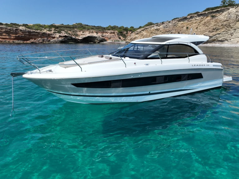 Jeanneau Leader 36 te huur van particulier of professional in Ibiza Town