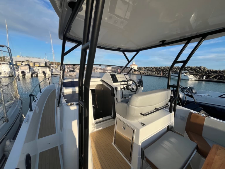Verhuur Motorboot Bénéteau met vaarbewijs