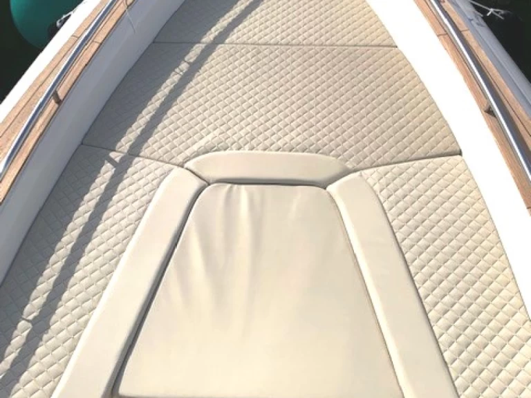 Verhuur RIB Bsc met vaarbewijs