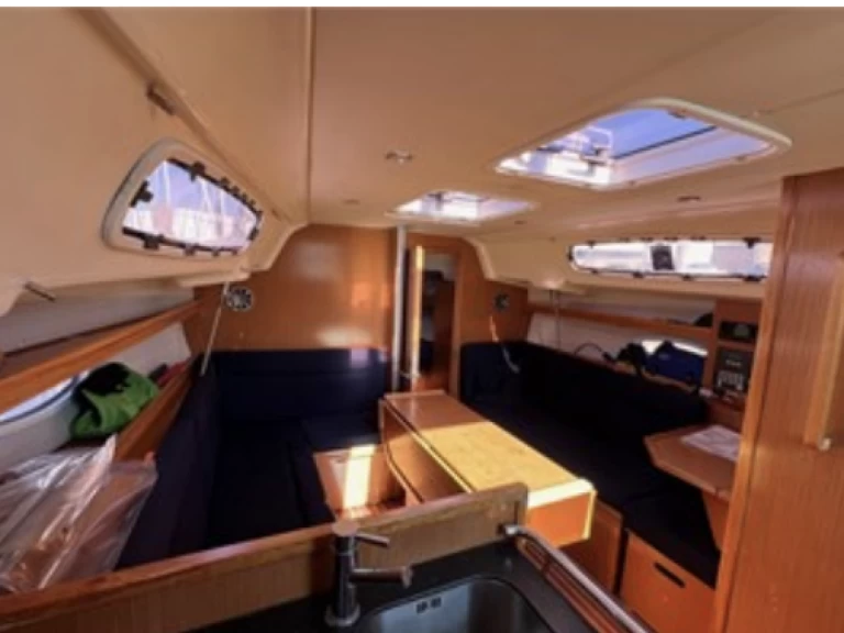 Huur een Bavaria Bavaria 35 Cruiser in Lemmer