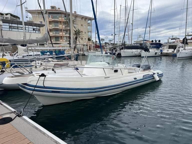 Bootverhuur Capelli Tempest 900 WA in Sainte-Maxime via SamBoat