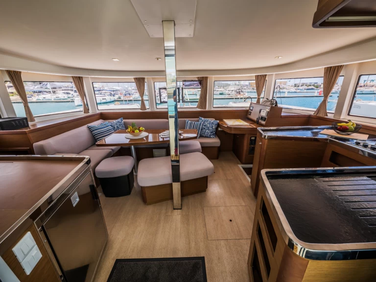 Huur een Lagoon Lagoon 42 in Le Marin