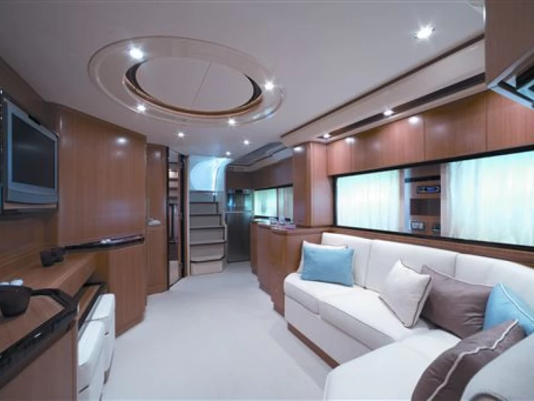 Verhuur Jacht Cantieri di Sarnico, Italy  met vaarbewijs