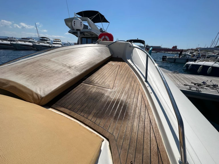 Verhuur RIB Nuova Jolly met vaarbewijs