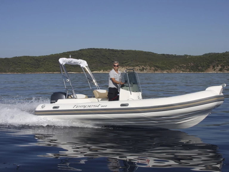 Verhuur RIB in Port de Fort-de-France - Capelli Tempest 625 Easy