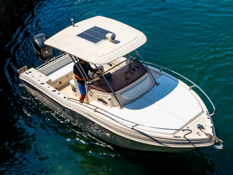 Huur een Ranieri Evo 23 in Napels