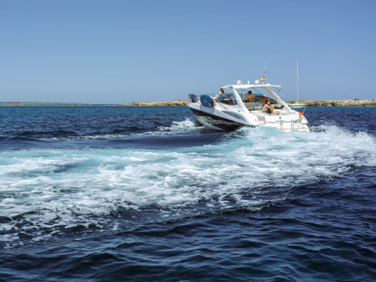 Verhuur Motorboot in Marina Botafoch - Sunseeker Superhawk 48