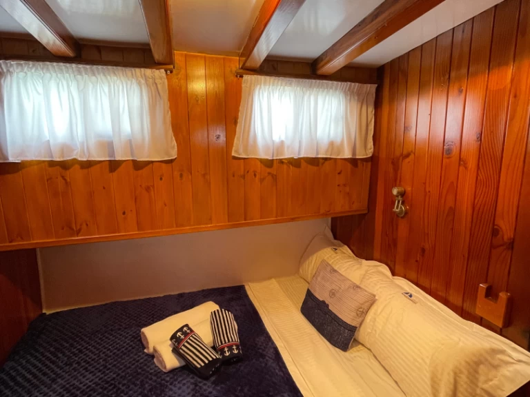 Huur een Custom Made 78 in Orikum