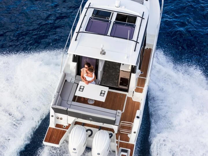 Jeanneau Merry Fisher 895 Cruiser te huur van particulier of professional in Hyères