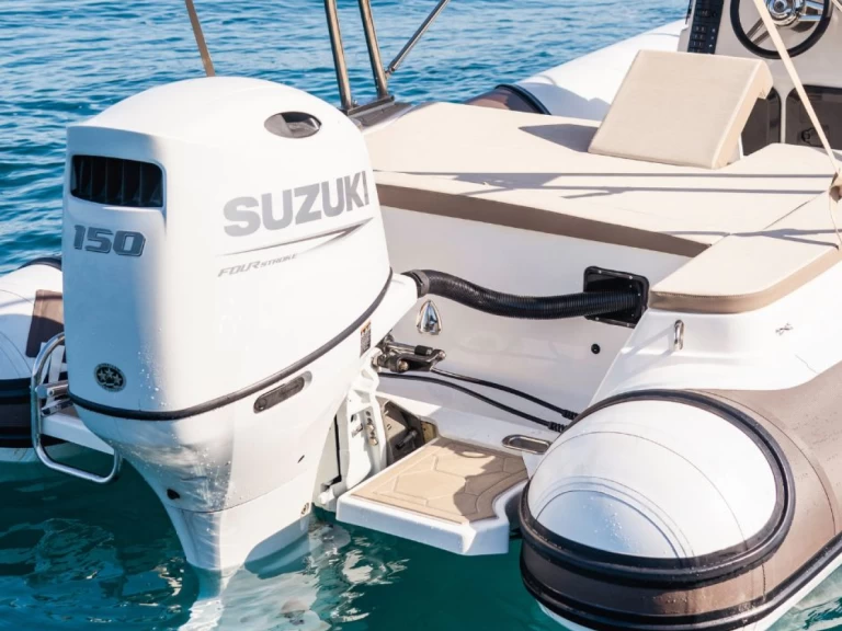 RIB te huur in Torre Canne voor de beste prijs