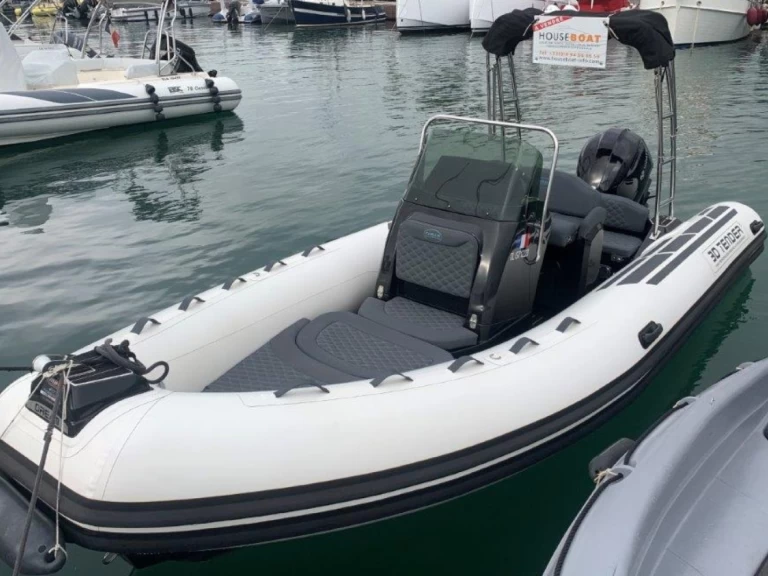 3D Tender 3D TENDER 600 te huur van particulier of professional in Cogolin