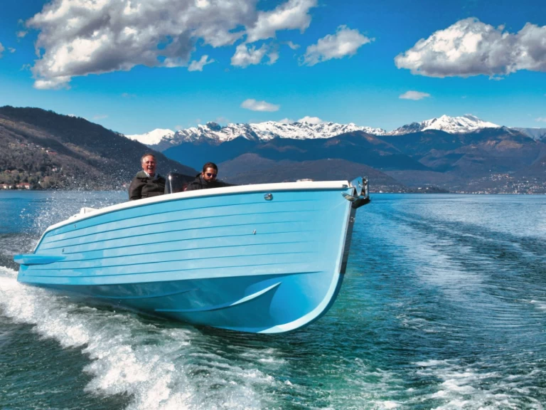 Motorboot te huur in Giardini-Naxos voor de beste prijs