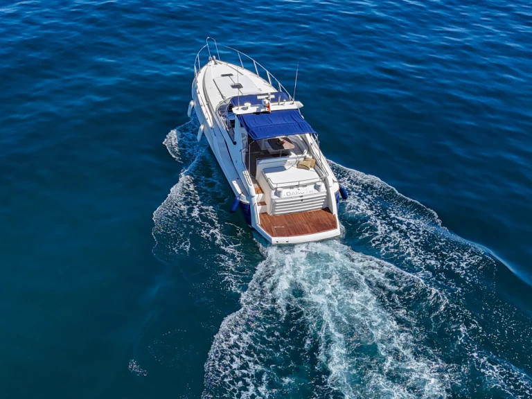 Verhuur Motorboot Sunseeker met vaarbewijs