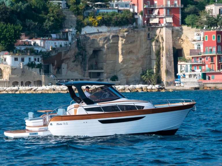 Bootverhuur Sorrento goedkoop 9.5 cabin