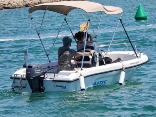 Huur Motorboot met of zonder schipper Astec in Es Canutells