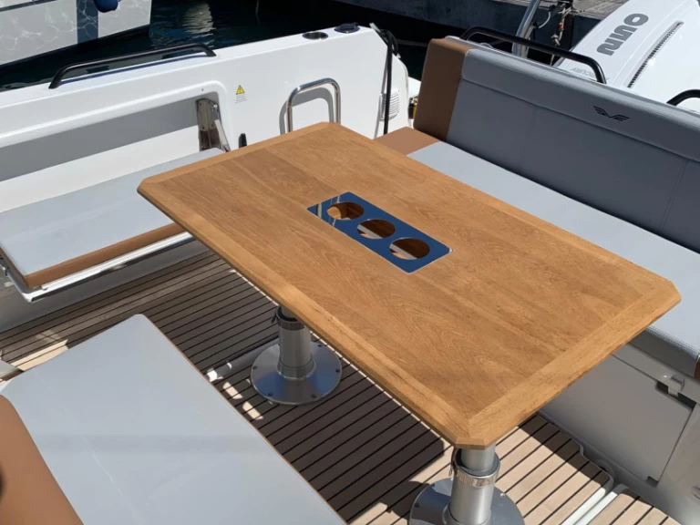 Verhuur Motorboot Bénéteau met vaarbewijs