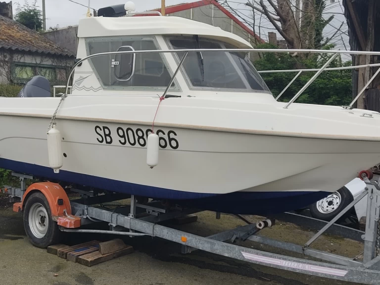 Bootverhuur Ultramar Week End 700 in Saint-Quay-Portrieux via SamBoat