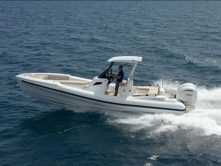 Huur RIB met of zonder schipper SuperRib in Podstrana