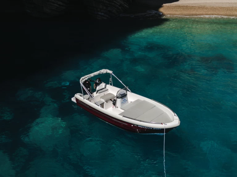 Motorboot te huur in Palaiokastrítsa voor de beste prijs