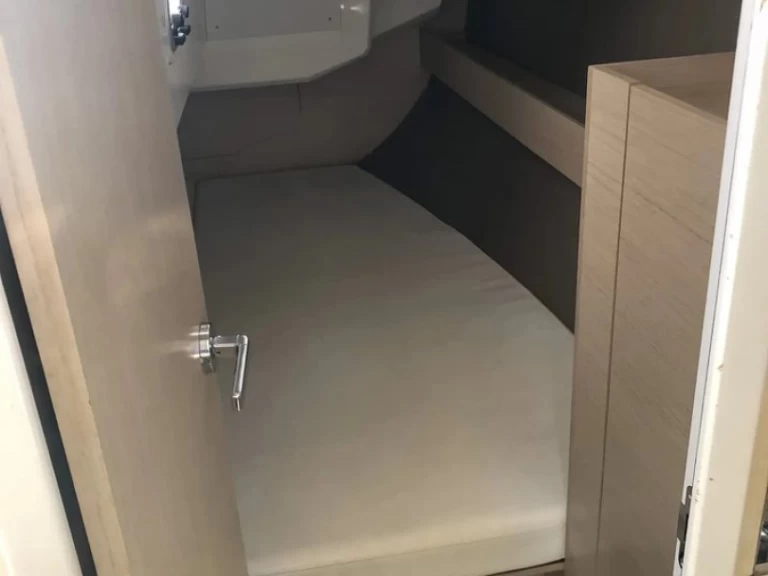 Bootverhuur Izola goedkoop Oceanis 30.1