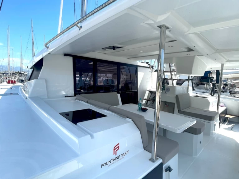 Huur Catamaran met of zonder schipper Fountaine Pajot in Kaštela